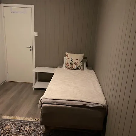 With A View In With 2 Bedrooms Apartment *